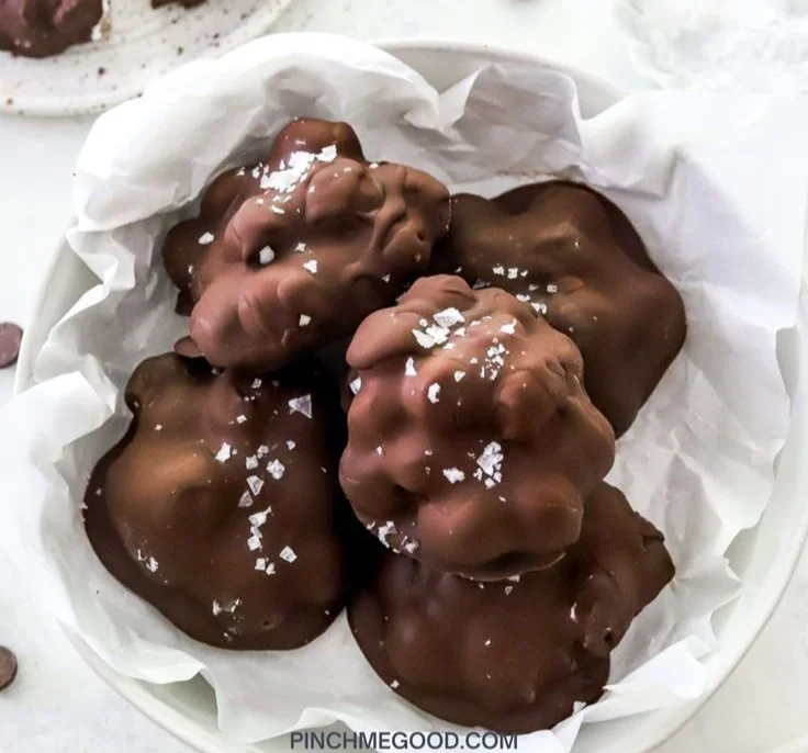 Delicious 3 ingredient blueberry yogurt clusters made with yogurt and blueberries