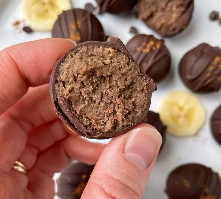 Healthy banana protein balls made with oats and nuts for a nutritious snack
