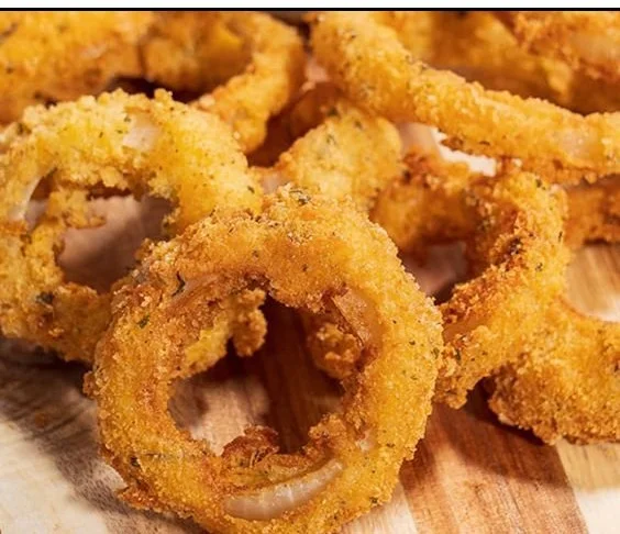 Delicious crispy Keto Onion Rings served with dipping sauce