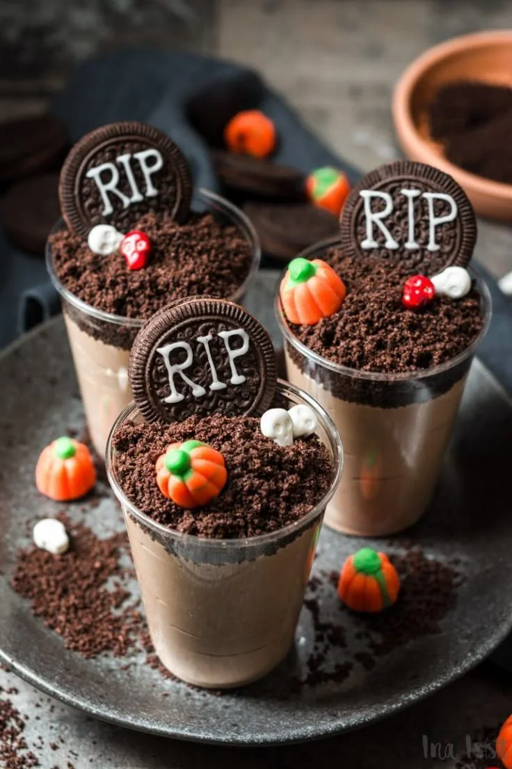 Spooky Mousse au Chocolate Halloween dessert with eerie decorations